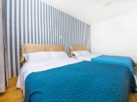青岛维斯特海景度假公寓 - 海景三室二厅套房
