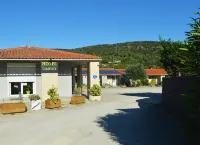 Logis hôtel Restaurant les Arcades Ξενοδοχεία στην πόλη Rennes-les-Bains