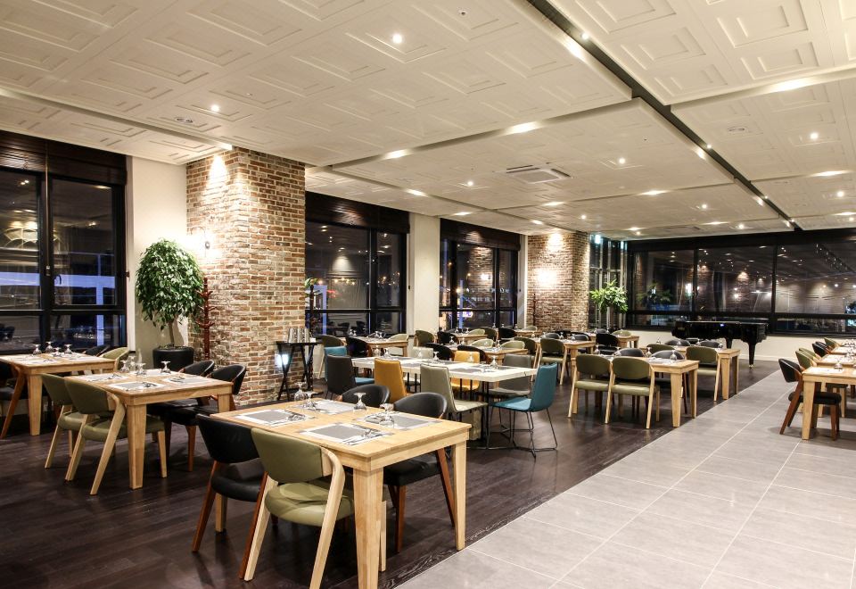 2. 골든 튤립 에버..