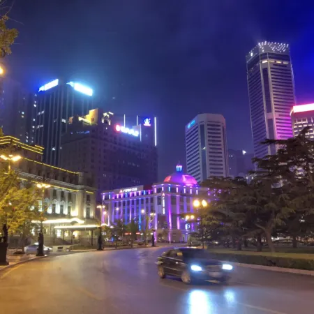 Yuexianglai Hotel (Dalian Railway Station Zhongshan Square)