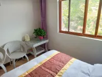Nuodeng Ling'erling Hostel - balcony