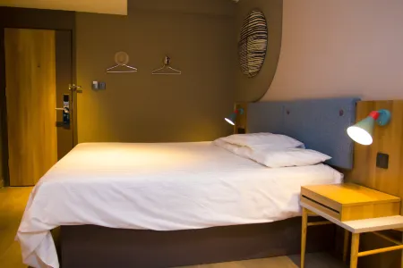 Homeinn · neo (Qiqihar Longnan Street) Отели рядом с достопримечательностью «Heilongjiang Traffic Vocational and Technical College»