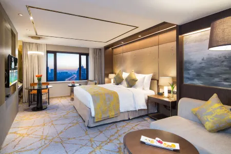 Golden Tulip  Shanghai Hong Qiao Отели рядом с достопримечательностью «Пунг-Бич Наньфэн Сити»