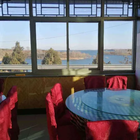Xibaipo Jinbo Lake Guest House
