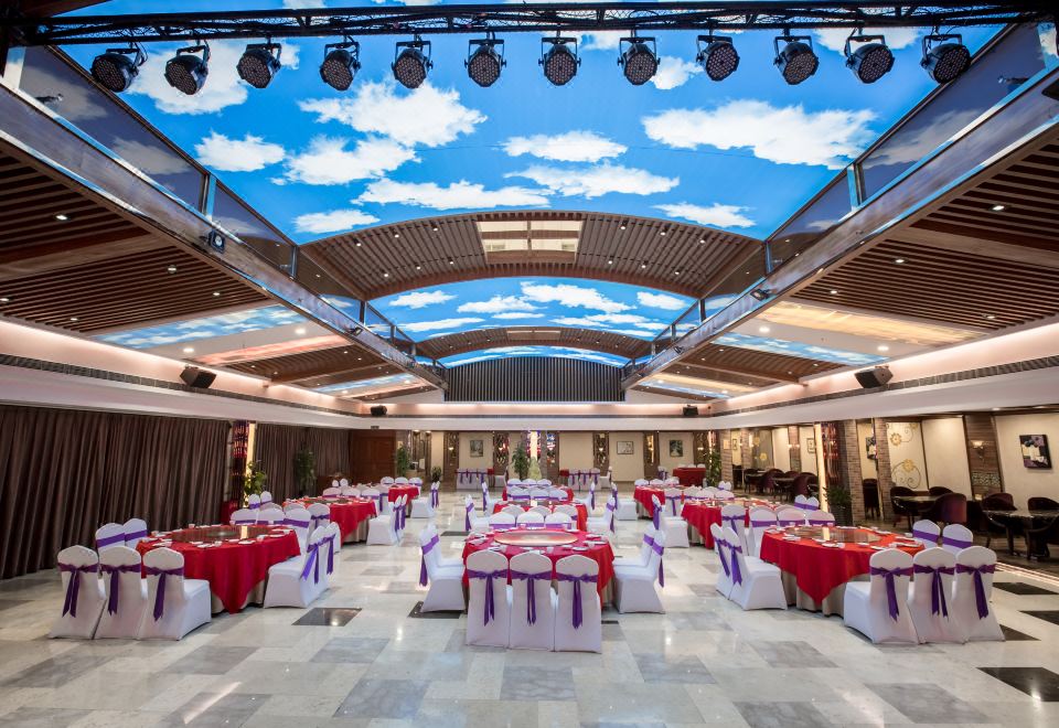 4. 인터내셔널 엘리..