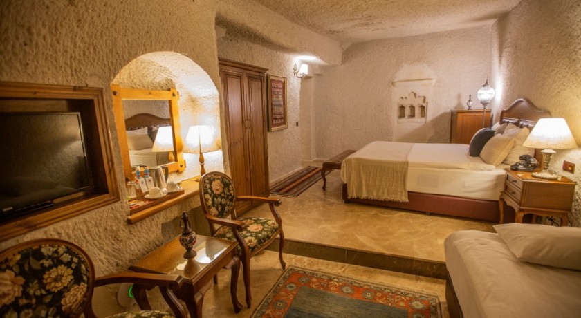 Artemis Cave Suites