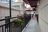 萬W馨飯店（上海五角場體育大學店） 上海開放大學(楊浦分校)附近的飯店