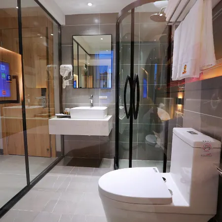 Super 8 Hotel Premier (Fushun North Railway Station, Jiangjun)