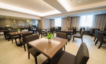 Home Inn Select Hotel (Jiande Xin'an Jiangjiangpan)