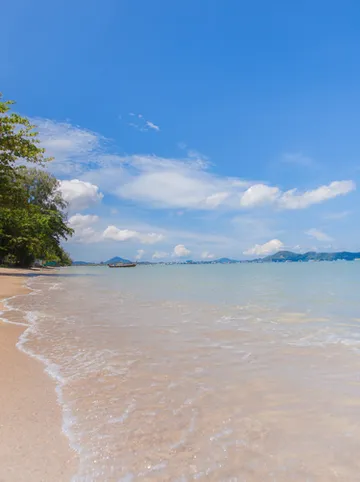 รูปภาพของบลูบีช แกรนด์ รีสอร์ทแอนด์สปา ภูเก็ต