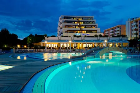 Savoy Beach Hotel & Thermal Spa
