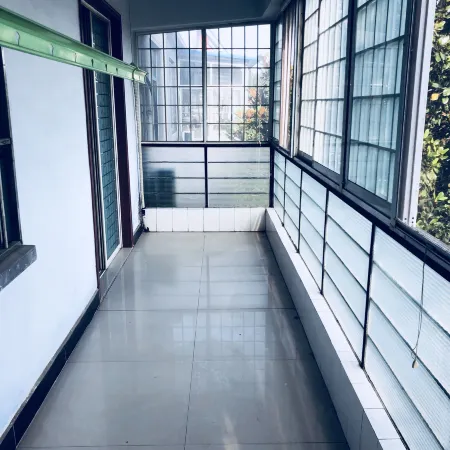 Linyi Riverside Business Hotel