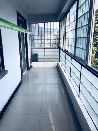 Linyi Riverside Business Hotel