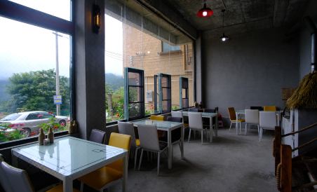 Yuelai Hostel - Housity
