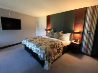 Rafayel Hotel & Spa Hotels near Battersea