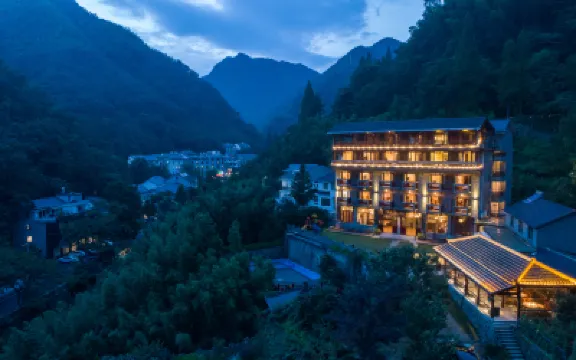 Early Impression Hotel Hotels near Taihuyuan Scenic Area