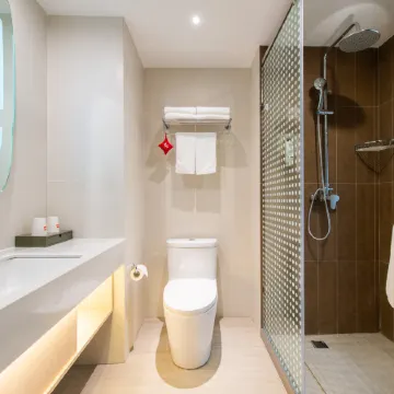 Ibis Hotel (Dalian Airport Huabei Road)