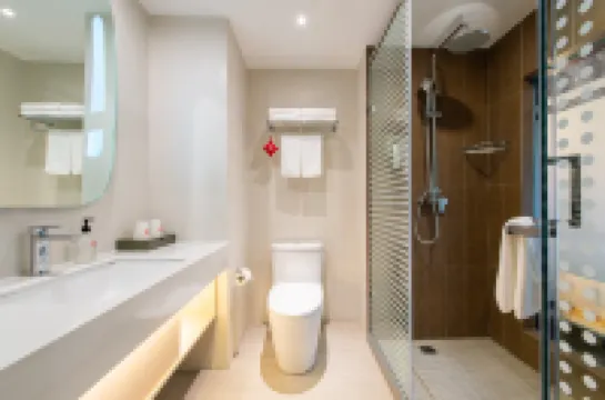 Ibis Hotel (Dalian Airport Huabei Road)