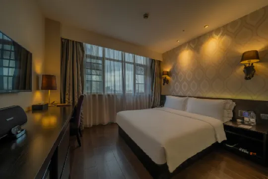 Orange Hotel (Shanghai Zhenru Subway Station) Отели рядом со станцией Shanghai West Railway Station