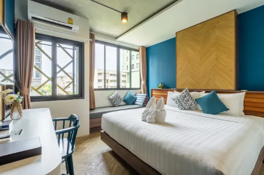 ห้องดีลักซ์ เตียงใหญ่ 1 เตียง