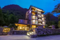 Yangshuo Chashi Hotel (Yulonghe Jiuxian Wharf Branch) Hotels near Yulong River