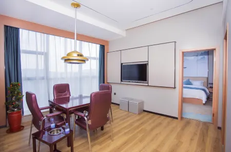 He Hotel Отели рядом с достопримечательностью «Tansitong Former Residence»