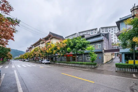 Huangling welcome business hotel Отели в г. Хуанлинсянь