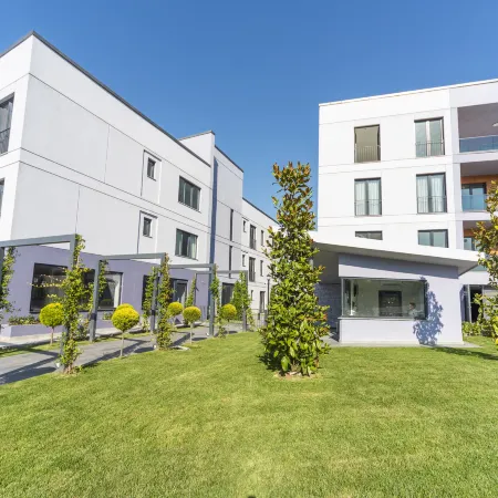 Green Hills Suites