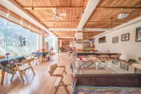 Danba Dianshi · Baoshengju Hostel