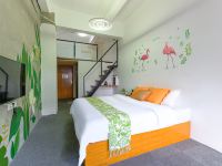 广州199艺术公寓 - 高级复式双床房
