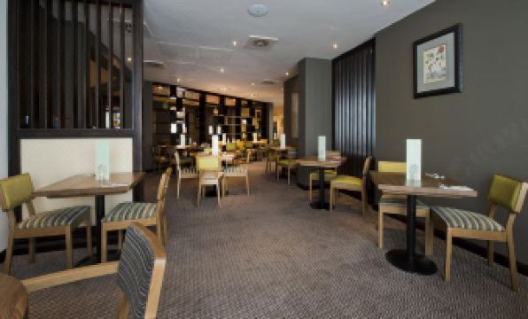 Premier Inn Heathrow Airport Terminal 4