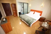 Wenchengtian Lake Fish Village Hotels near Liu Bowen's Hometown Scenic Area