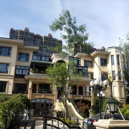 Qidong Hengda Sea Venice Seaview Hotel Apartment Отели рядом с достопримечательностью «Yuantuojiao Scenic Resort»