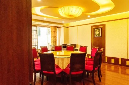 Hongye Hotel Отели в г. Фуюань