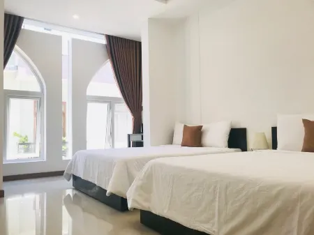 Phuong Dong Hotel and Apartment