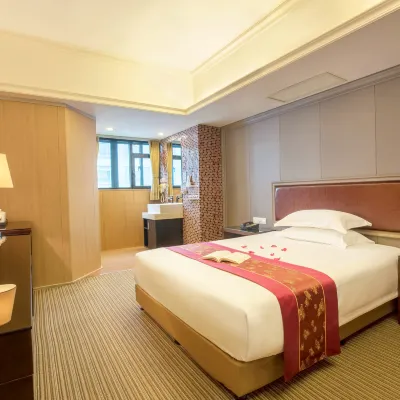 Zhuhai Junyi International Hotel (Mingzhu Light Rail Station Xiangshan Lake Park) Hotels near Meixi Memorial Arch