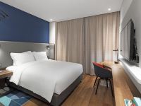 上海旅游度假区智选假日酒店 - 标准大床房
