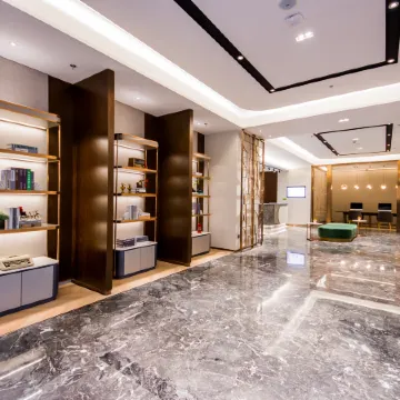 Yitel Collection (Shanghai train station)