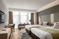 Campanile Hotel (Wuhan Zhongnan Road Metro Station) Hotels near Cemetery of Martyr Shi Yang