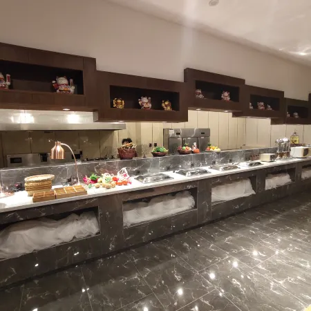 Yunwei Business Hotel
