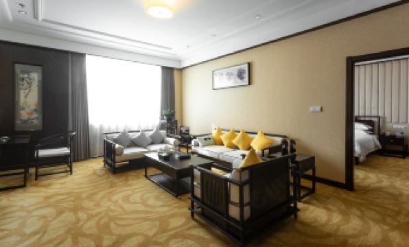 Chifeng Hotel