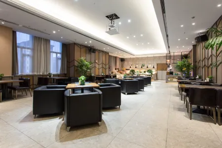 Yitel (Shenyang Hunnan Olympic Sports Center) Отели рядом с достопримечательностью «Shenyang Ligong University»