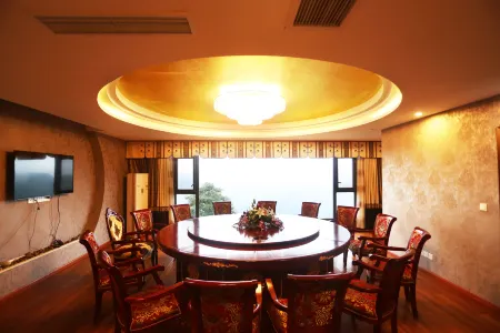 Xiuling Spring Hostel