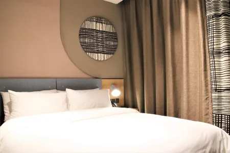 Homeinn · neo (Jinan Changqing University Road Evergrande Oasis) Отели рядом с достопримечательностью «Shandong Labour Vocational and Technology College (2nd Ring Road East)»