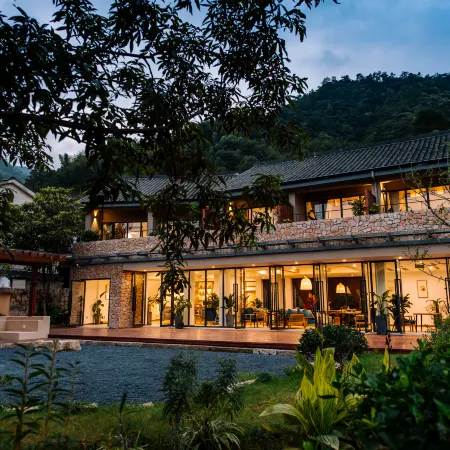 Chunliuwei Dongliju Hostel