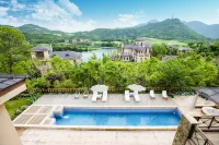 Day foothill fleshy mountain lake vacation home garden