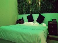 泸州浪漫满屋主题酒店 - 绿色一室大床房
