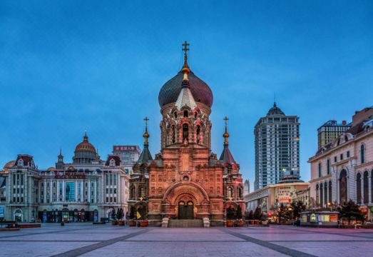 [Ibis 호텔 (하얼빈 중앙가 기차역) 외관]