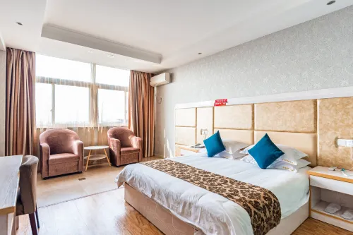 Tiantai Jinfu Business Hotel - غرفة مطلة على الجبل