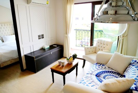 Three Bears, Thailand Pattaya Venetian Apartment